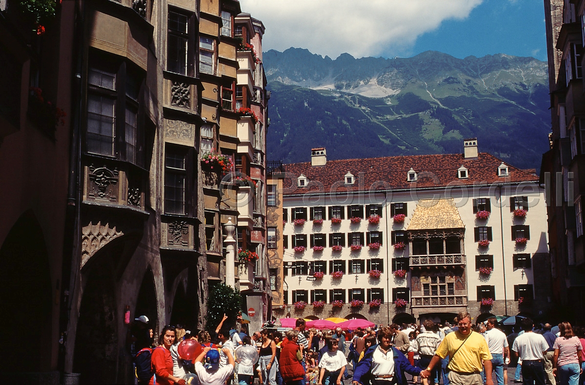 Old Town and Golden Roof, Innsbruck, Austria
(cod:Austria 15)